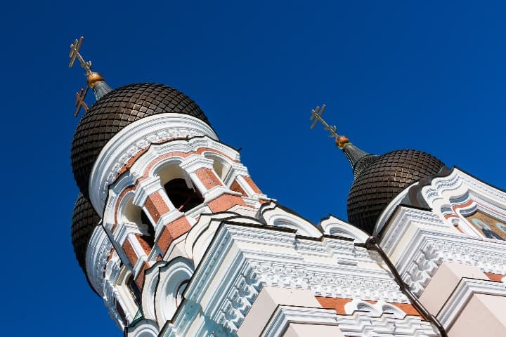 cúpulas de la catedral de aleksandr nevskij en tallin - weroad