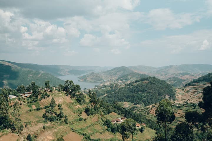 lago Bunyonyi y naturaleza alrededor, algo que ver en uganda