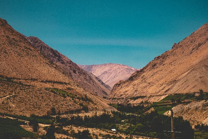 valle del elqui entre montañas, algo que ver en chile