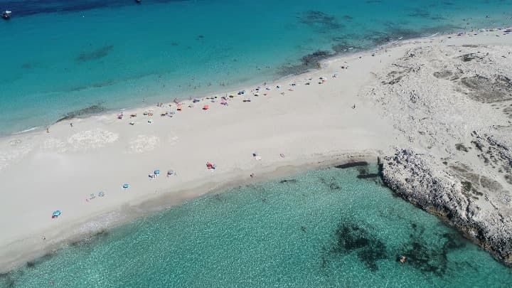 playa con mar a ambos lados, que ver en formentera