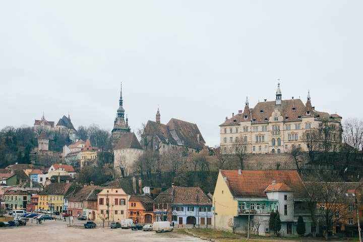 castillo y edificios en Sighișoara, pueblo que ver en transilvania